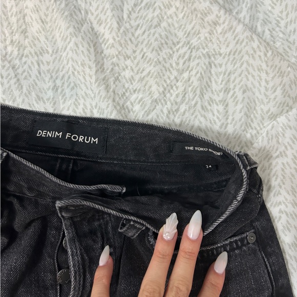 Aritzia Denim Forum Yoko Shorts - Picture 3 of 4